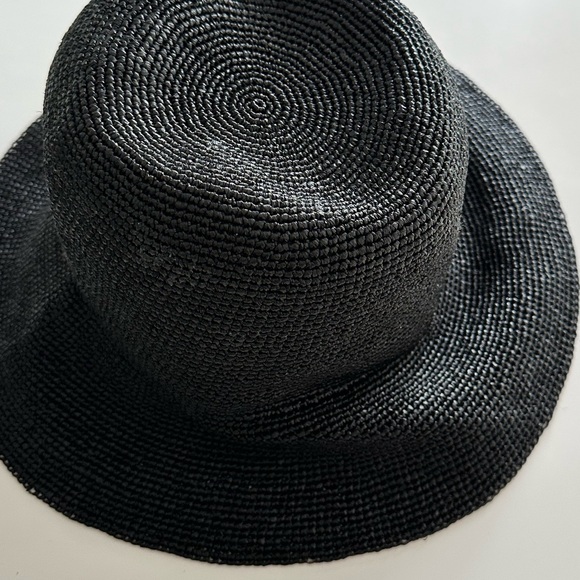 Aritzia Accessories - NWOT ARITZIA RAFIA SHORT BRIM HAT ‘25 | BLACK
